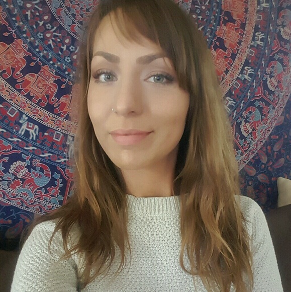 Meet your Posher, Shelby - Picture 1 of 1